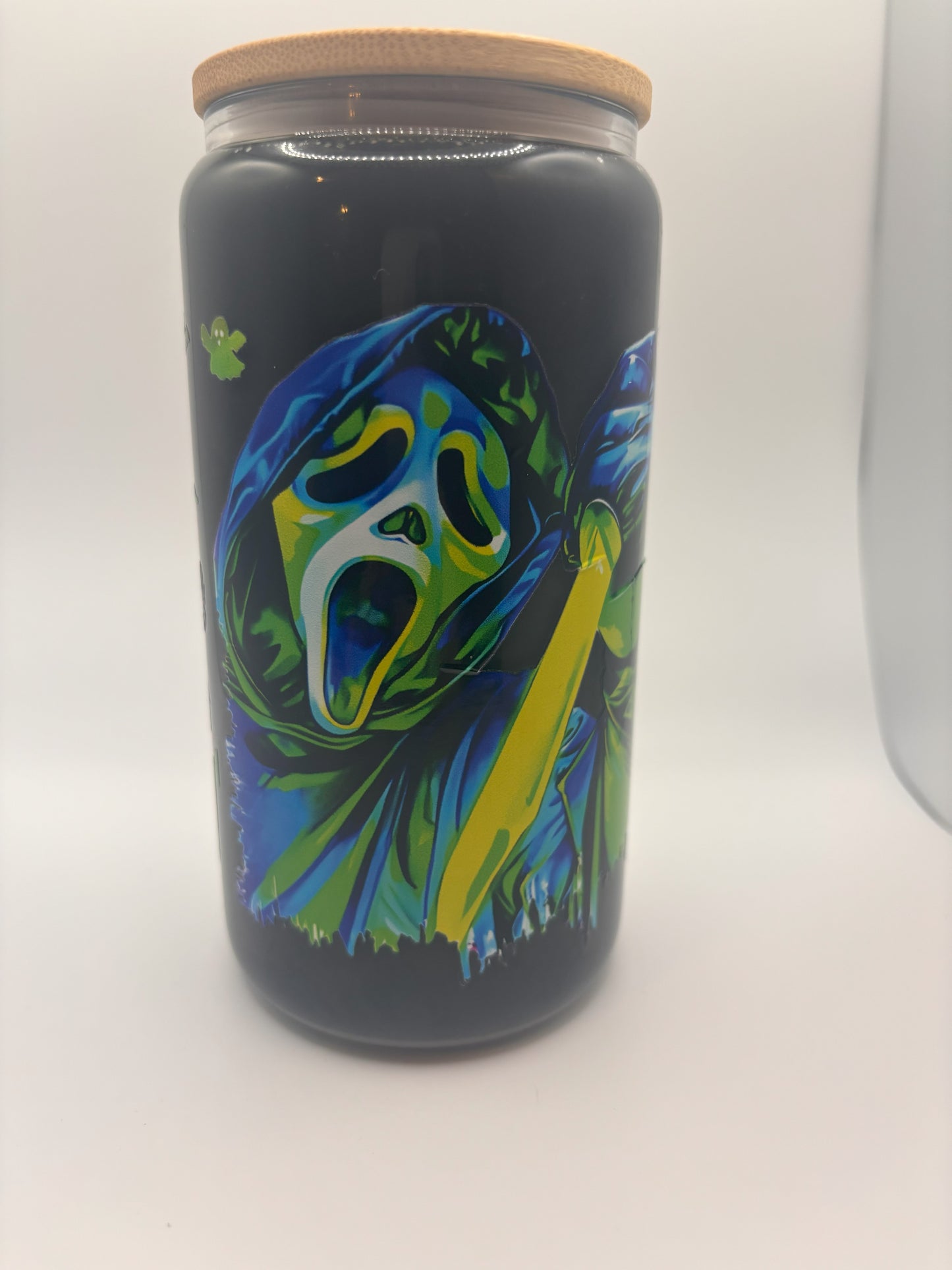 Green and blue scream Chillin